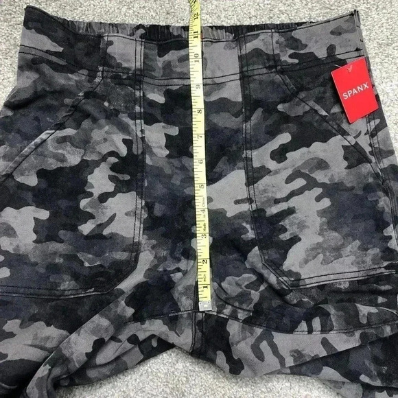 Spanx Camo Jogger Pants Black and Grey NWT NEW - Picture 5 of 14